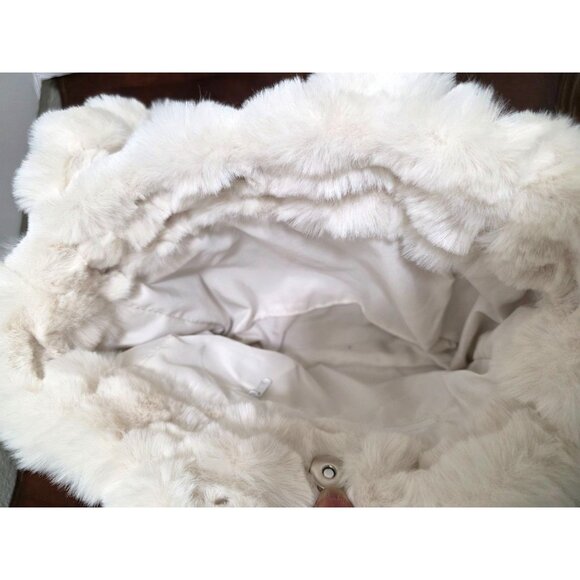 Minky Couture Designer Blankets Ivory Faux Fur Luxury Handbag With Snap Closure - Picture 3 of 7